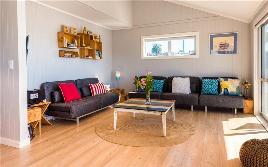 The Waiheke Pad - In The Heart Of Oneroa! Villa ภายนอก รูปภาพ